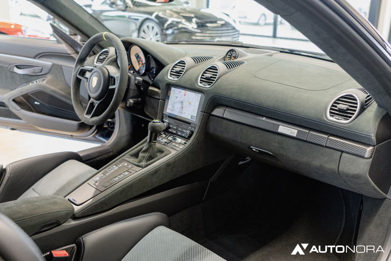 Porsche 718 Cayman GT4 RS