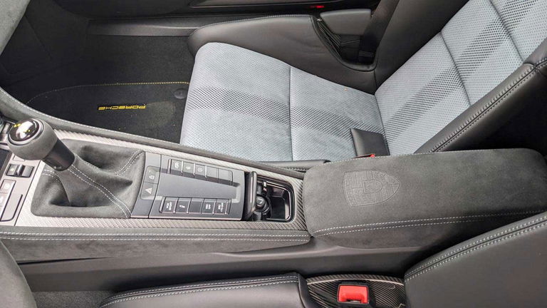 Porsche 718 Spyder RS