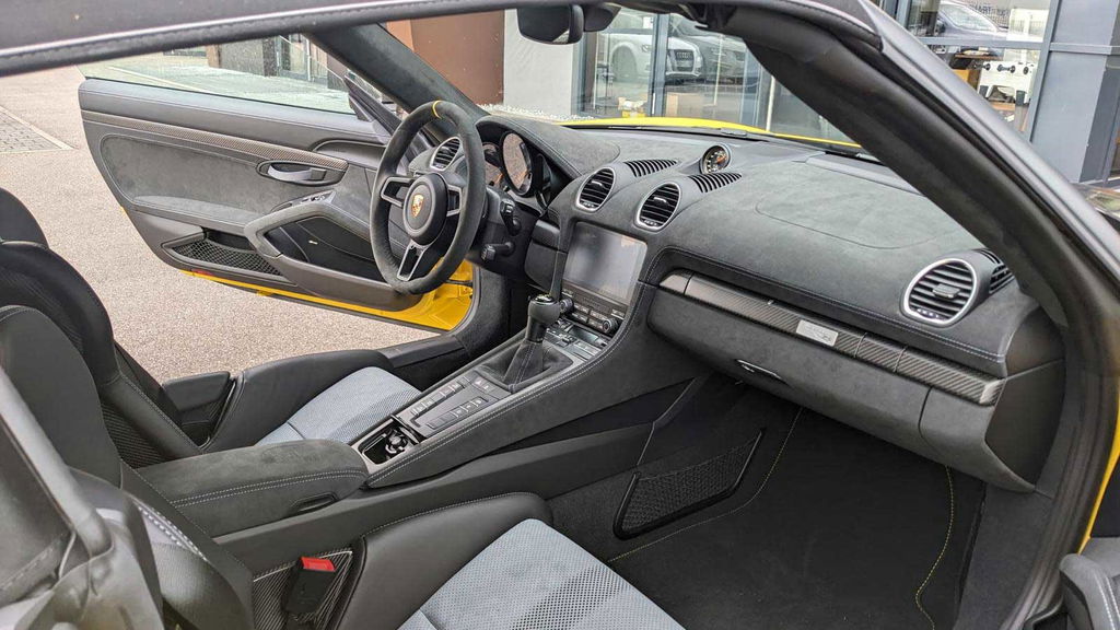 Porsche 718 Spyder RS