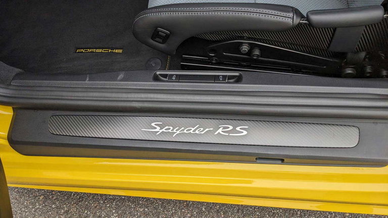 Porsche 718 Spyder RS