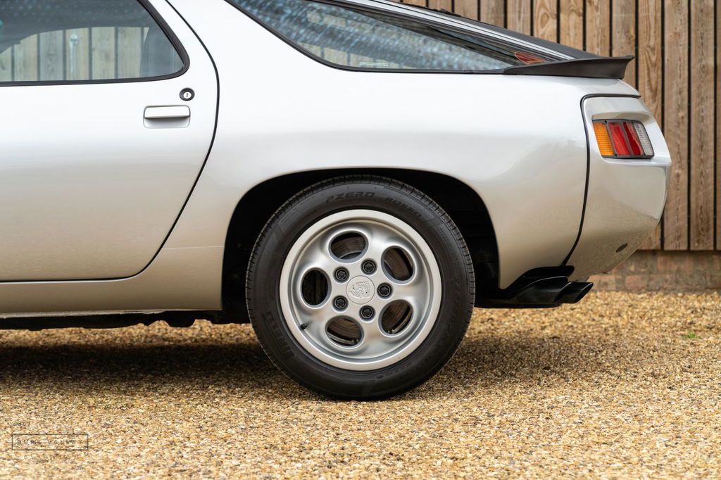 Porsche 928 S