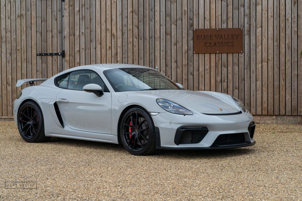 Porsche 718 Cayman GT4