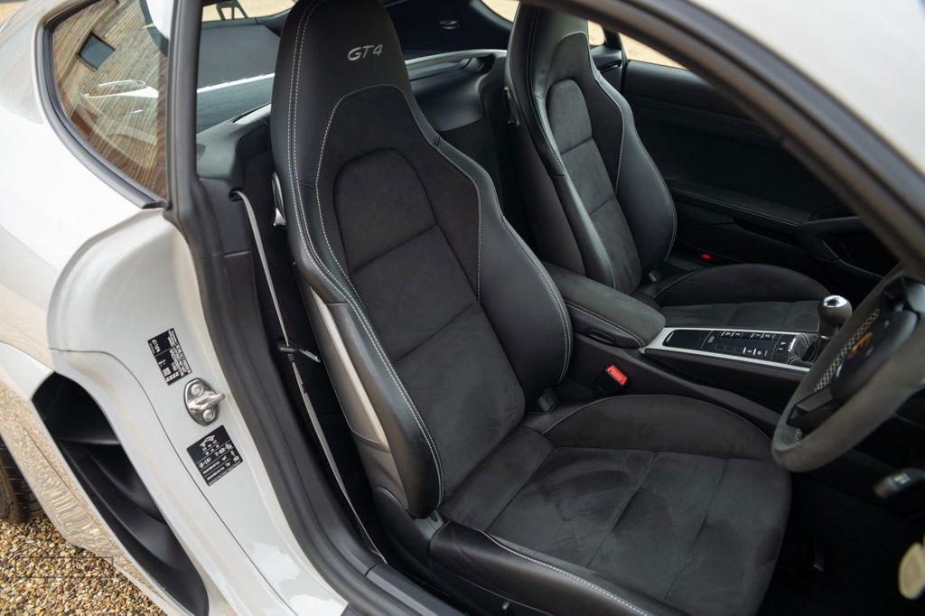 Porsche 718 Cayman GT4