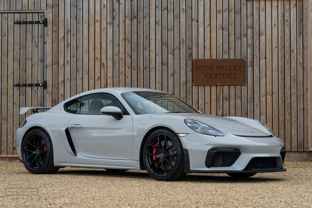 Porsche 718 Cayman GT4