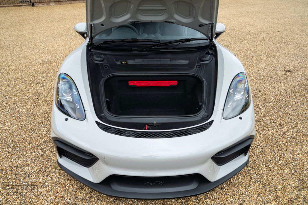 Porsche 718 Cayman GT4
