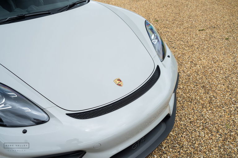 Porsche 718 Cayman GT4