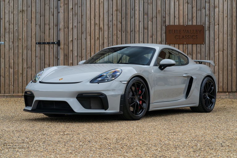 Porsche 718 Cayman GT4