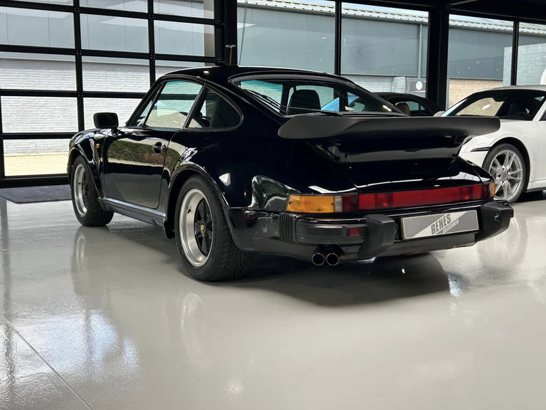 Porsche 911 Turbo 3.3