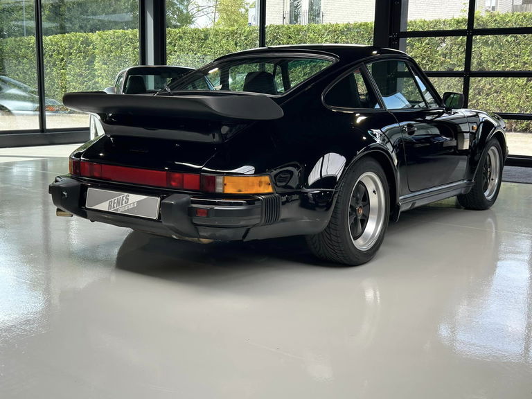 Porsche 911 Turbo 3.3