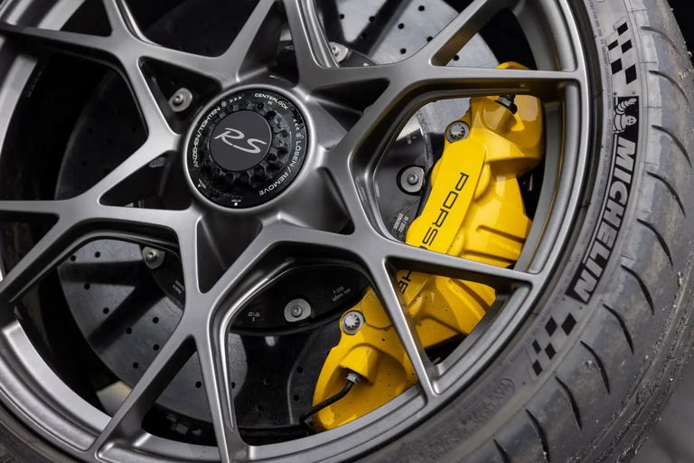 Porsche 718 Cayman GT4 RS