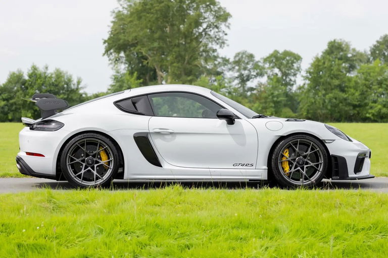 Porsche 718 Cayman GT4 RS