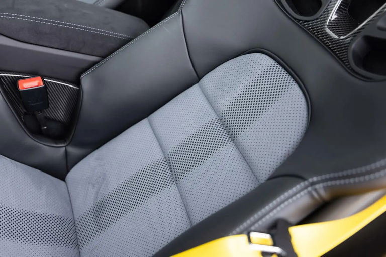 Porsche 718 Cayman GT4 RS