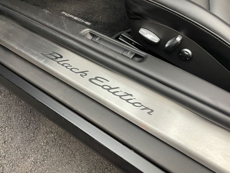 Porsche 997.2 Carrera Black Edition