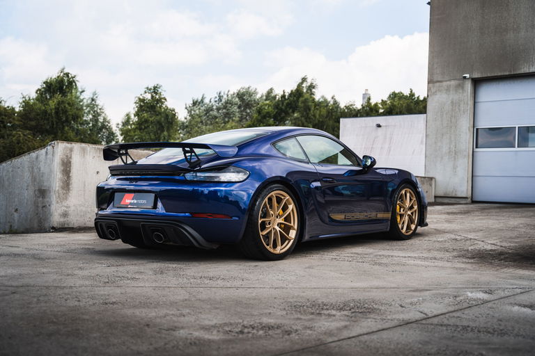 Porsche 718 Cayman GT4