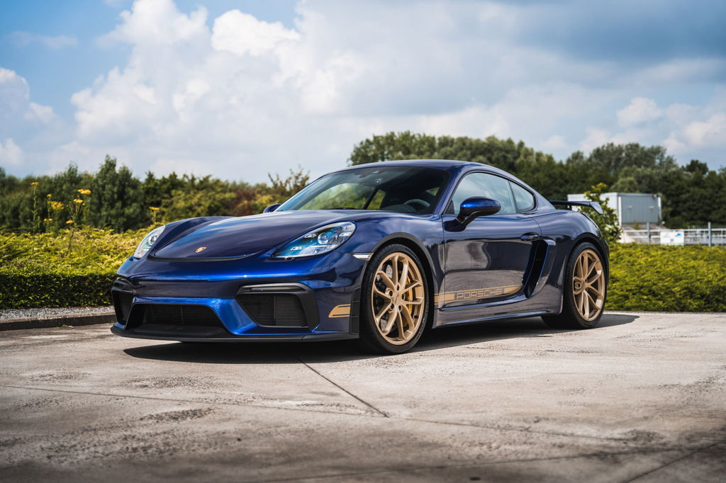 Porsche 718 Cayman GT4