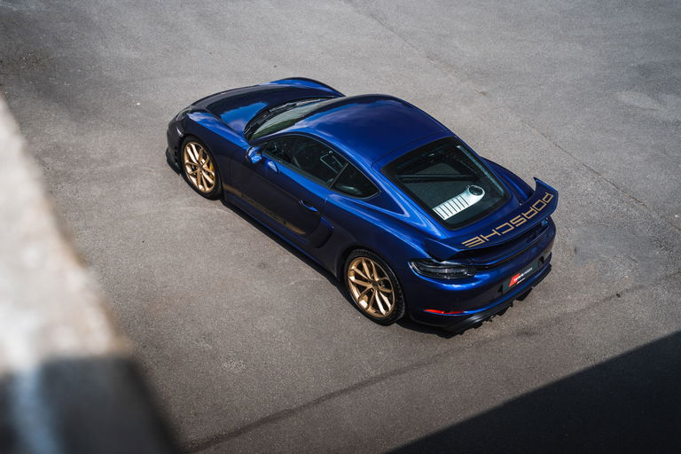 Porsche 718 Cayman GT4