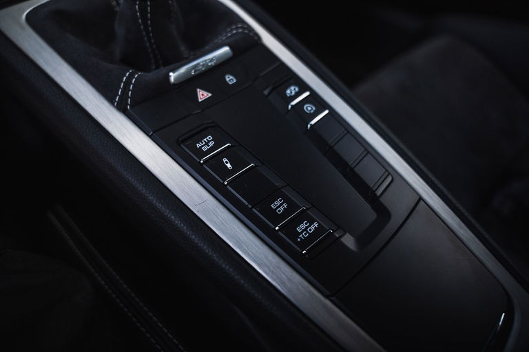 Porsche 718 Cayman GT4