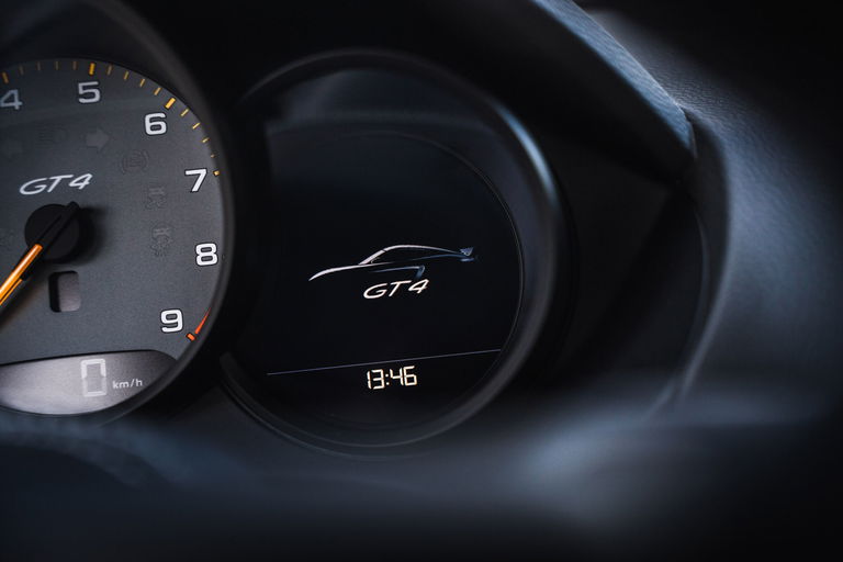 Porsche 718 Cayman GT4