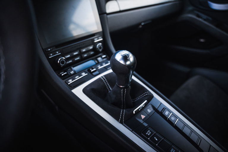 Porsche 718 Cayman GT4