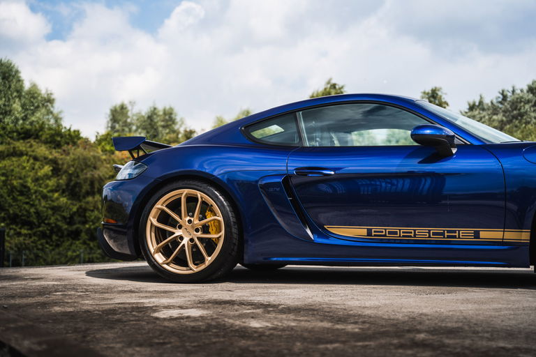 Porsche 718 Cayman GT4