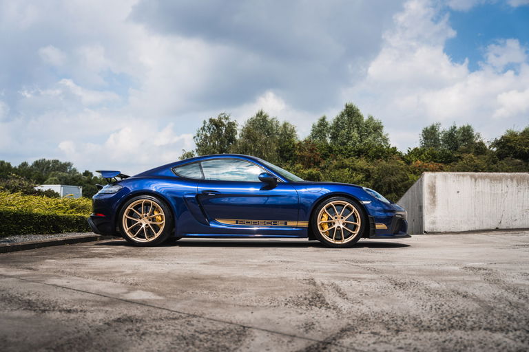 Porsche 718 Cayman GT4