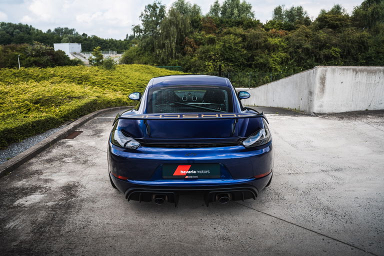 Porsche 718 Cayman GT4