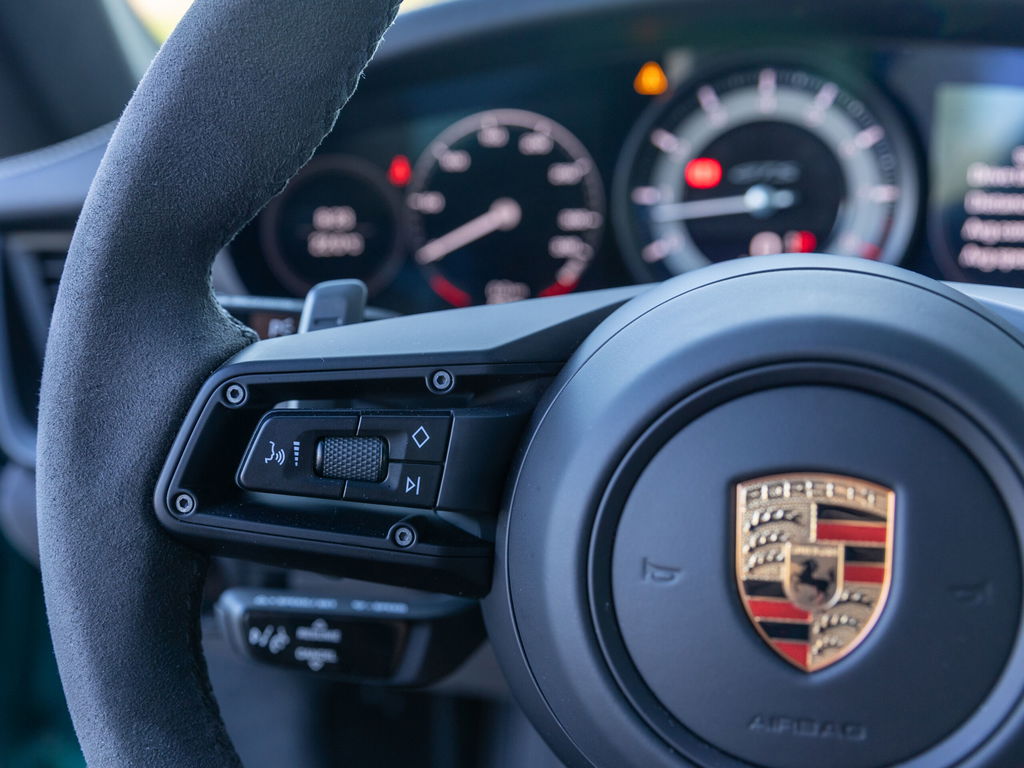 Porsche 992 Carrera GTS