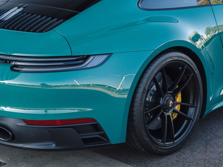 Porsche 992 Carrera GTS