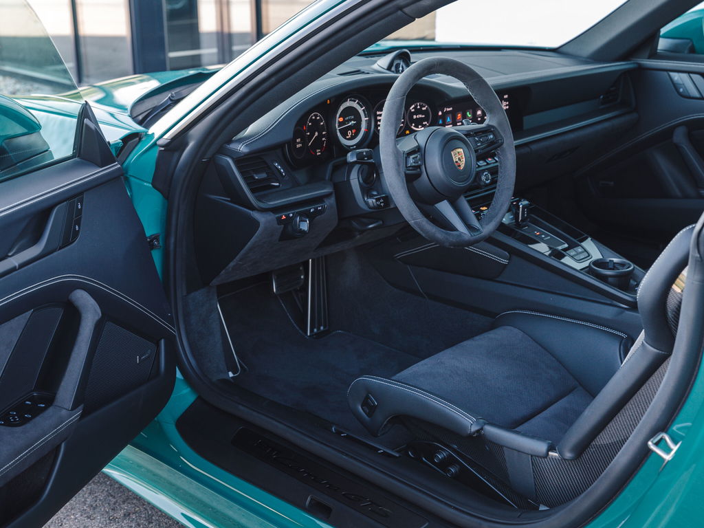 Porsche 992 Carrera GTS