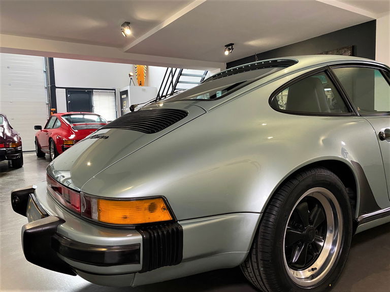 Porsche 911 Carrera 3.2