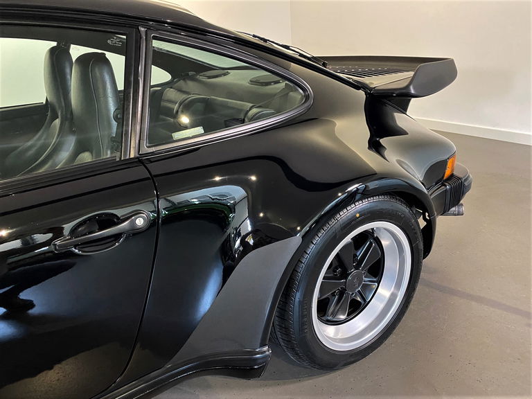 Porsche 911 Turbo 3.3