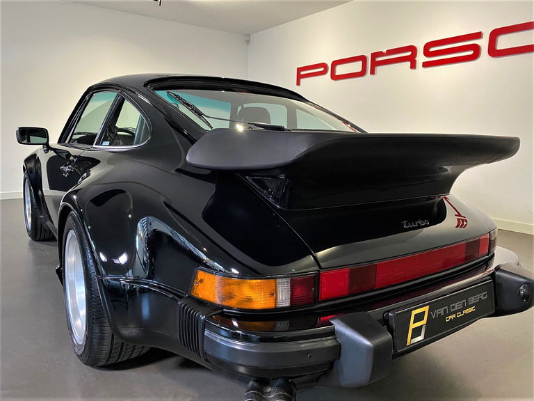 Porsche 911 Turbo 3.3