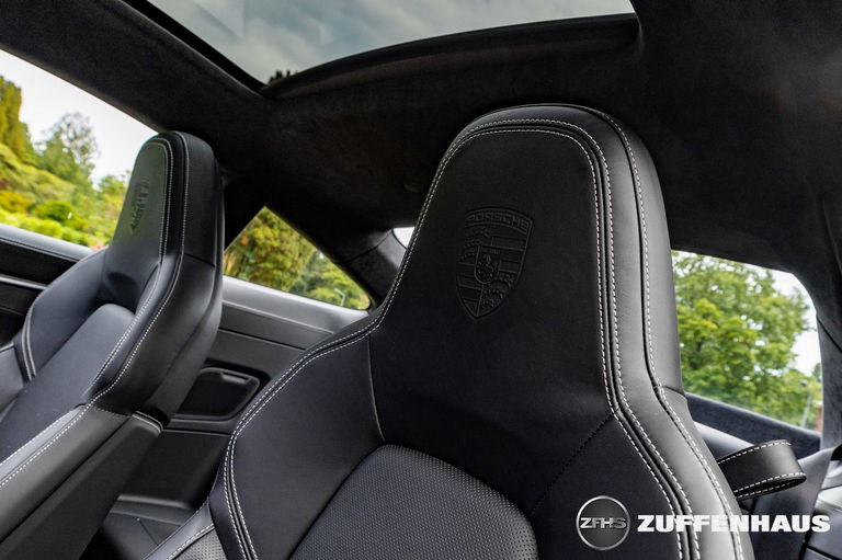 Porsche 992 Carrera 4S