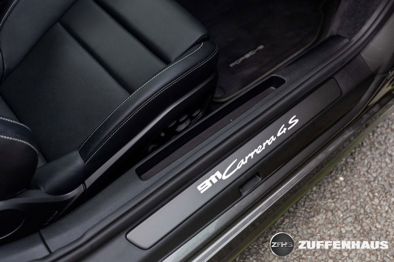 Porsche 992 Carrera 4S