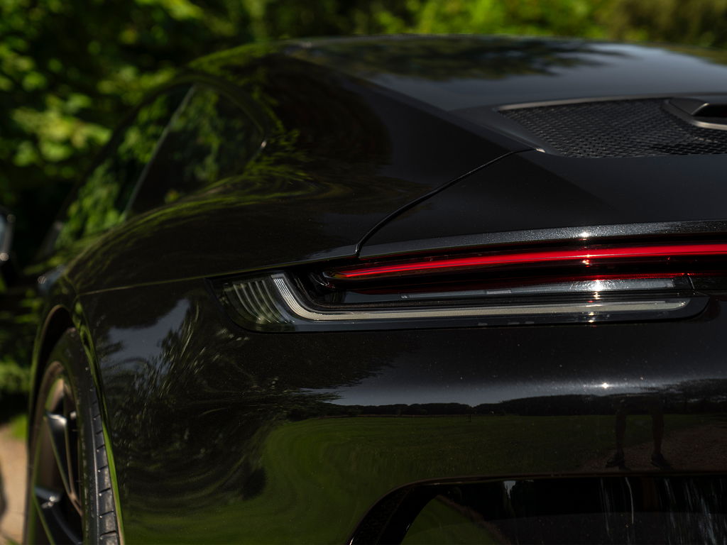 Porsche 992 GT3 Touring