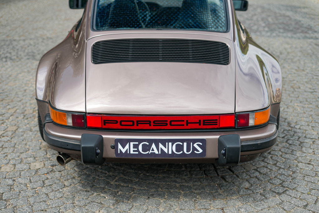 Porsche 911 Carrera 3.2