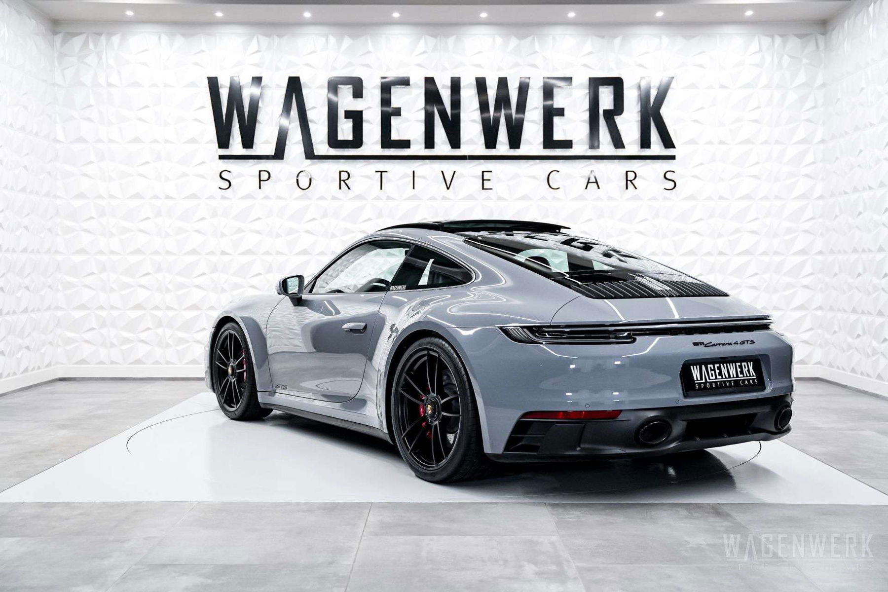 Porsche 992 Carrera 4 GTS 2023 - elferspot.com - Marketplace