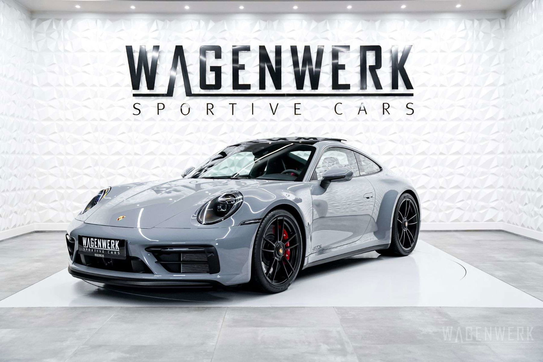 Porsche 992 Carrera 4 GTS 2023 - elferspot.com - Marketplace