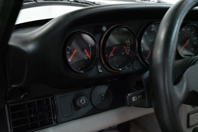 Porsche 964 Carrera 4