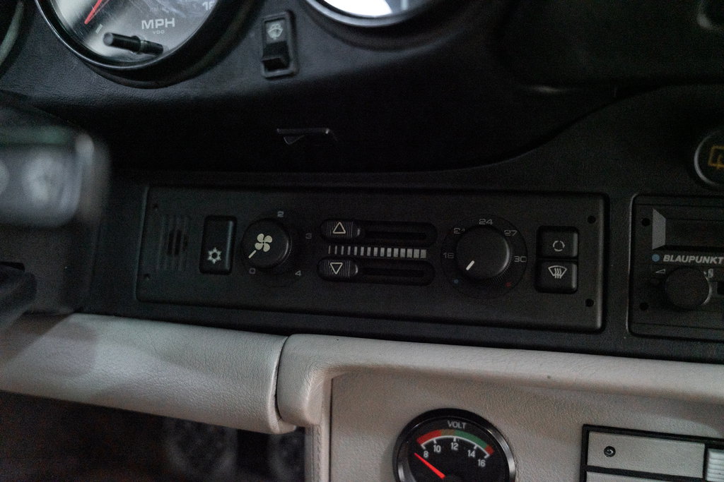 Porsche 964 Carrera 4