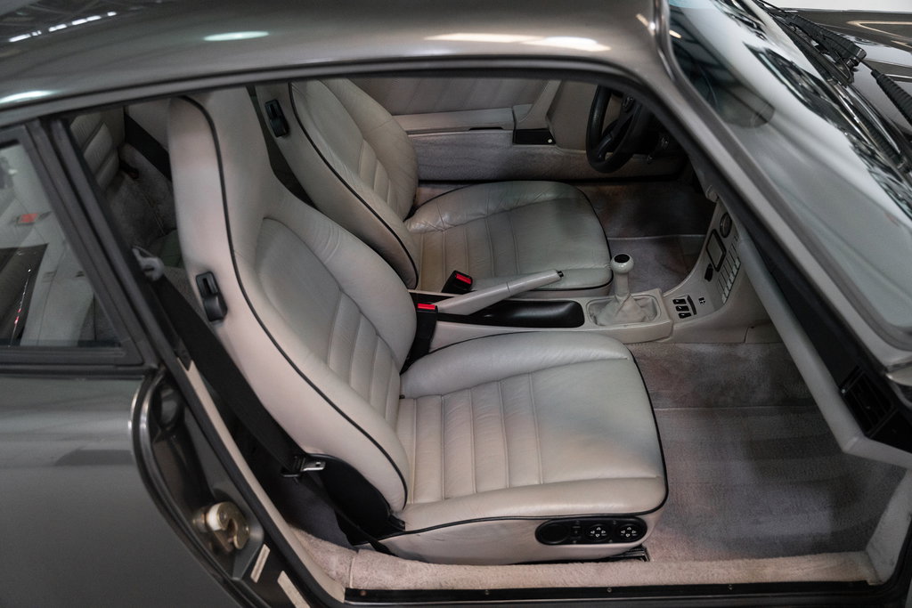 Porsche 964 Carrera 4