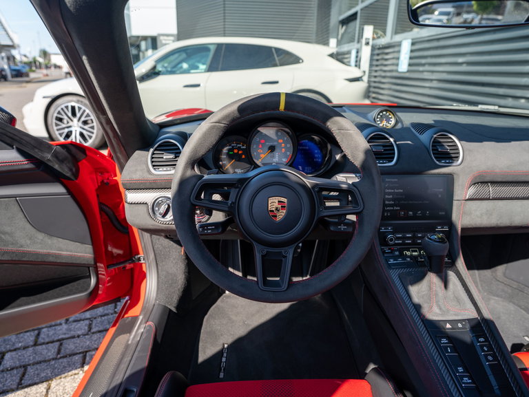 Porsche 718 Spyder RS