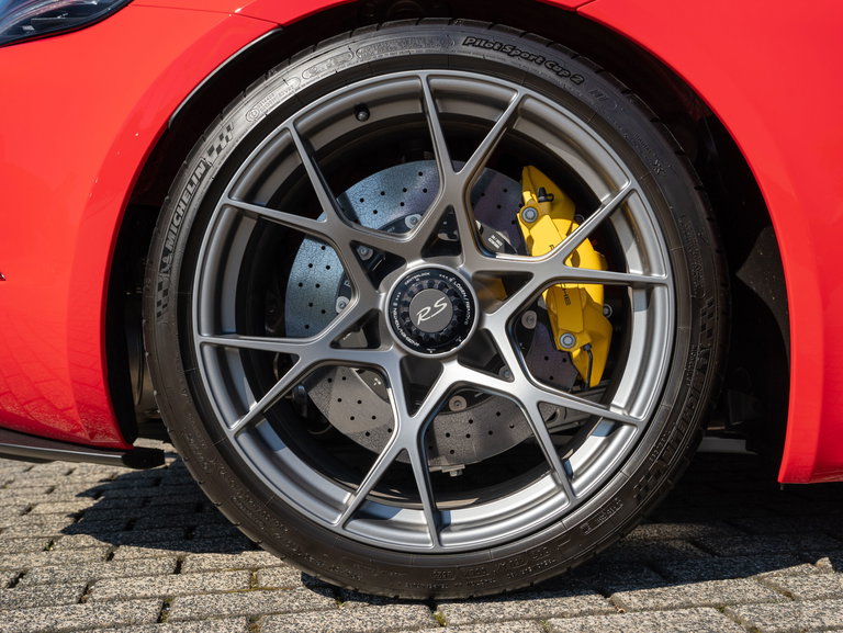Porsche 718 Spyder RS