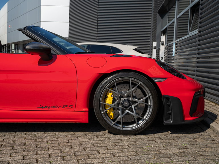 Porsche 718 Spyder RS