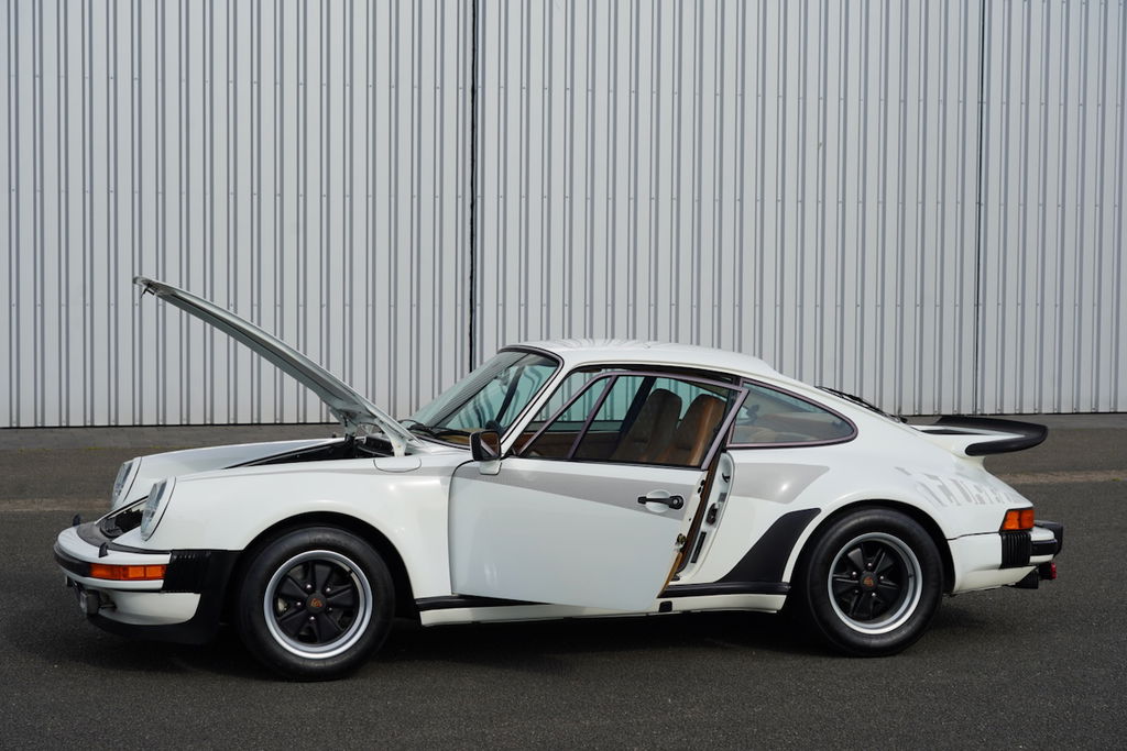 Porsche 911 Turbo 3.0 (US)