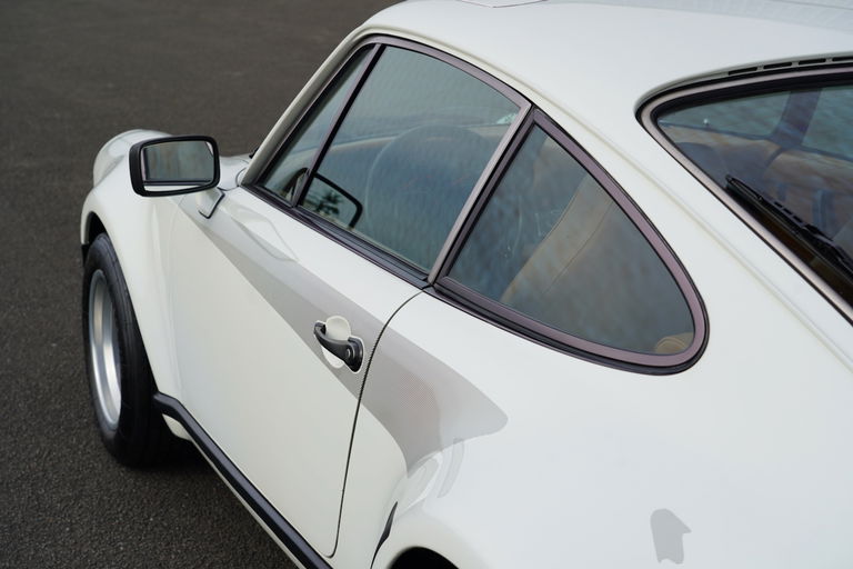 Porsche 911 Turbo 3.0 (US)