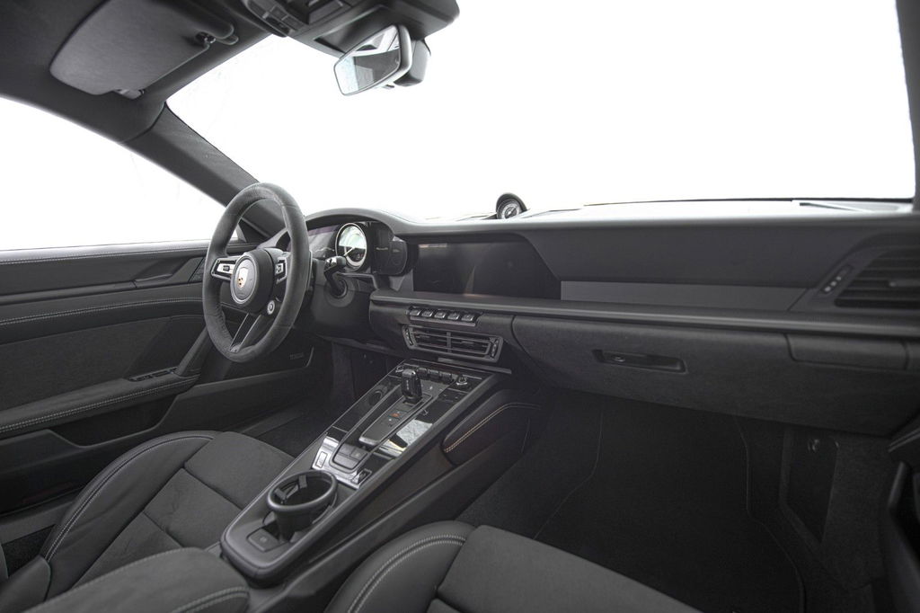 Porsche 992 Carrera GTS