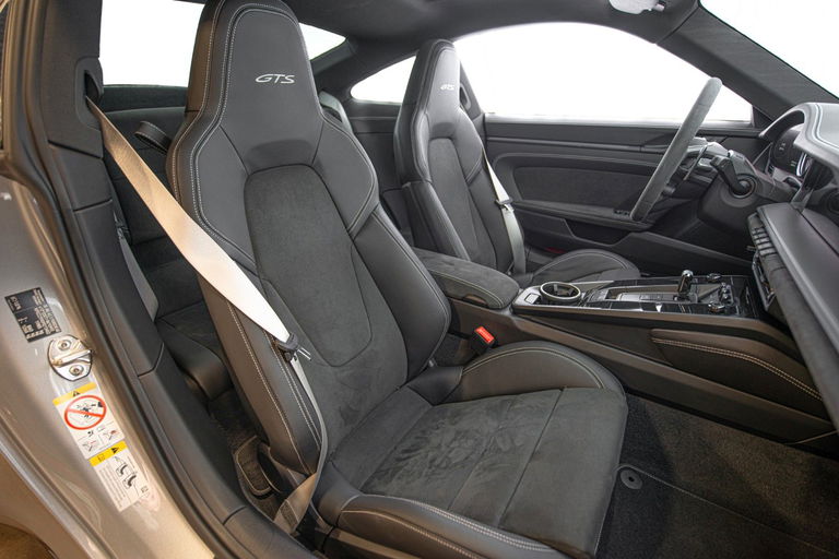 Porsche 992 Carrera GTS