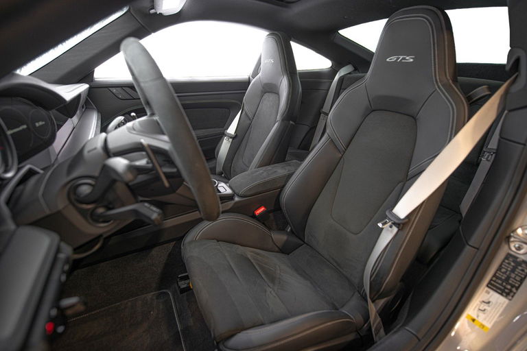 Porsche 992 Carrera GTS