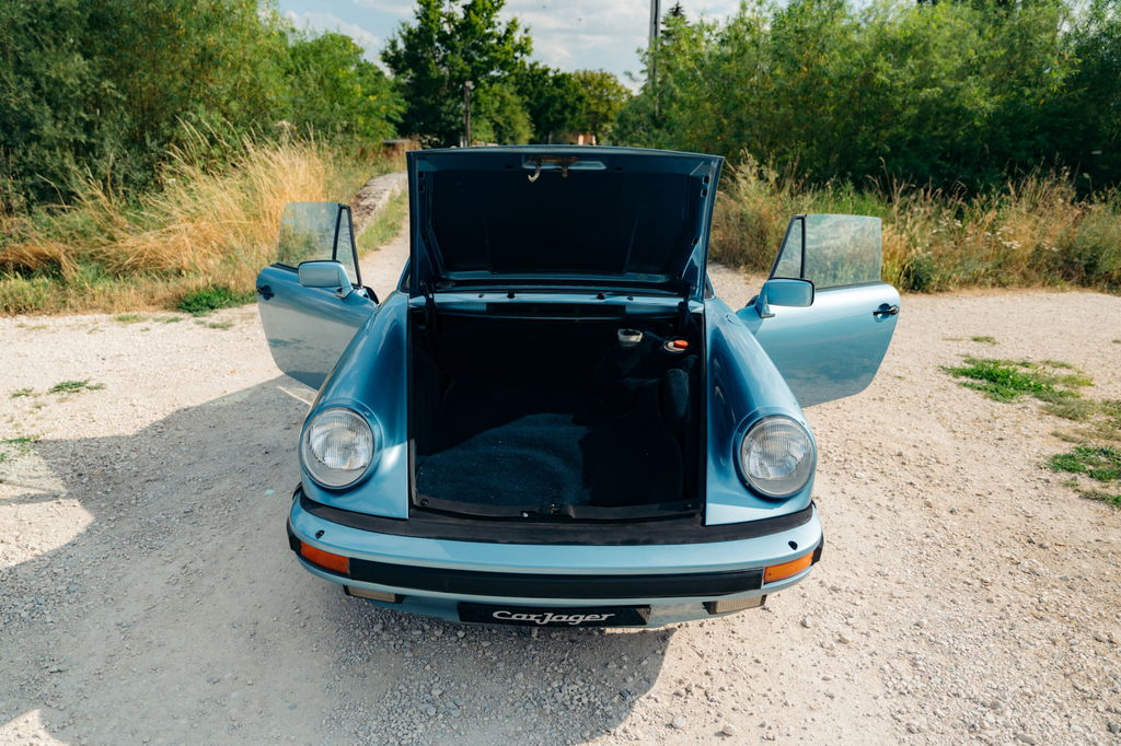 Porsche 911 Carrera 3.2
